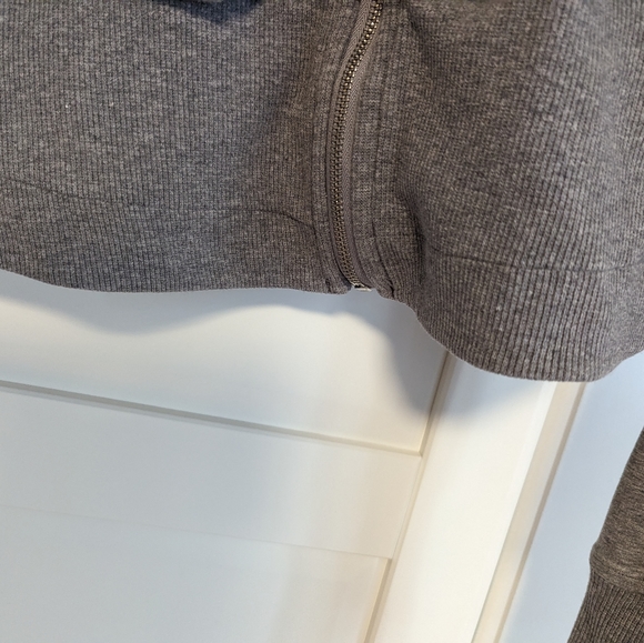Lululemon Cropped Journey Jacket - Light Grey - Size 6 - Picture 5 of 6